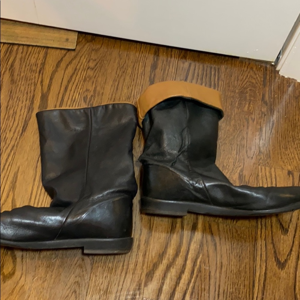 Women’s black winter boots